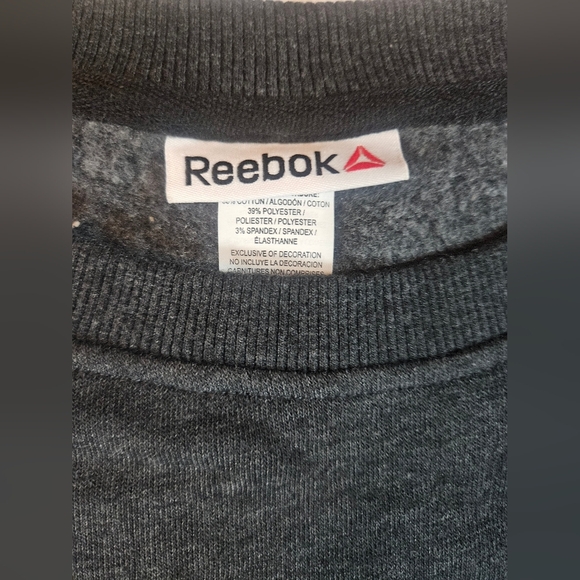 NWT Reebok Womens Gray Crewneck Long Sleeve Insignia Sweatshirt Size Medium - Picture 3 of 10